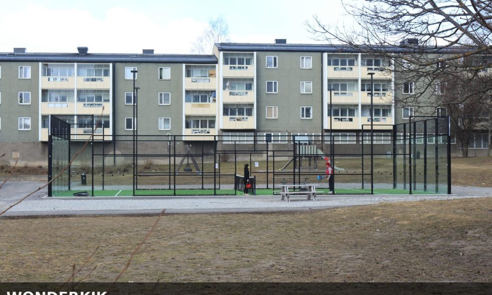 Featured image: Padel Racket